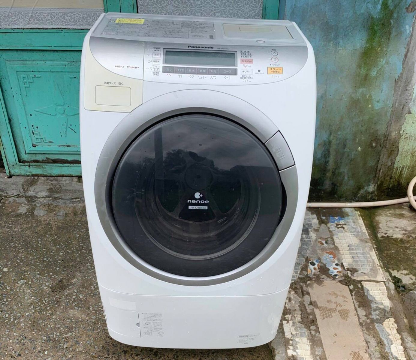 Máy giặt cũ Panasonic NA-VR5500L 